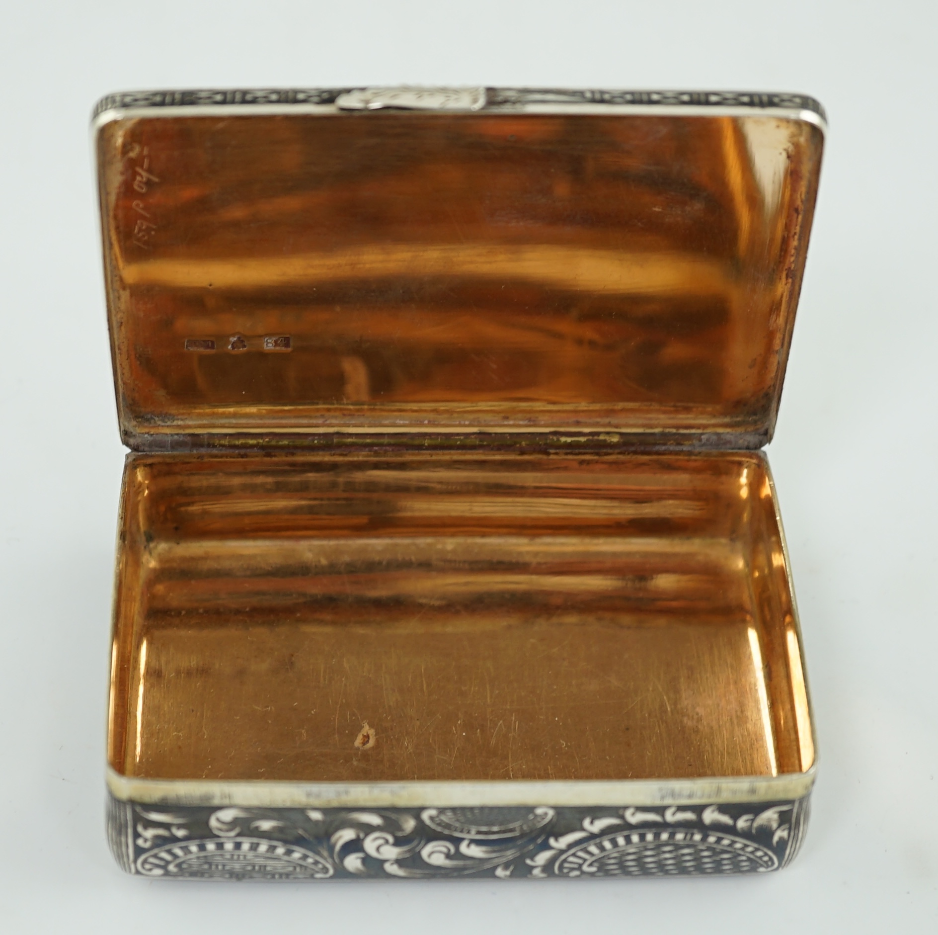 A mid 19th century Russian 84 zolotnik silver and niello snuff box